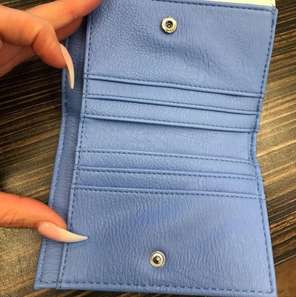 Loungefly Snow white wallet - Picture 2 of 4